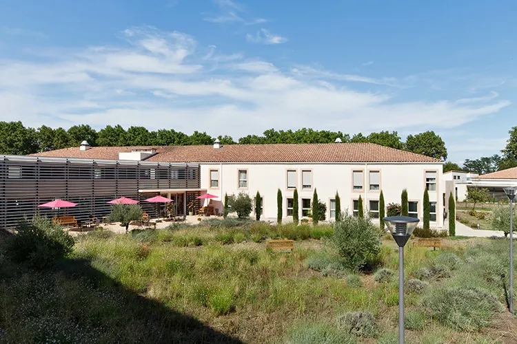 Residence Des Alpilles - Maison de retraite / EHPAD à Saint-Étienne-du-Grès