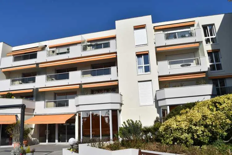 Résidence Les Hespérides de l'Hotel de Ville - Résidence Services Seniors à Nogent-sur-Marne