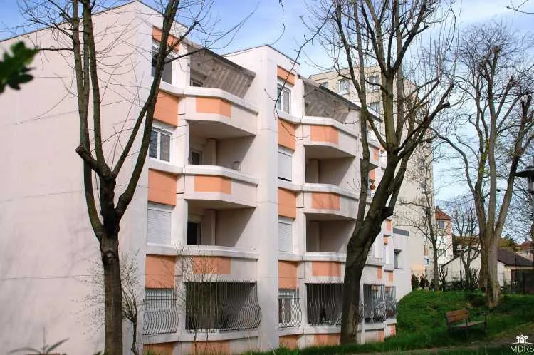 Résidence Autonomie Les Ramenas - Résidence Services Seniors à Montreuil