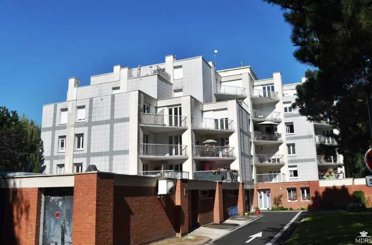 Résidence de La Houzarde - Résidence Services Seniors à Wattrelos