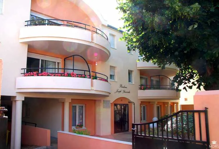 Residence Joseph Franceschi - Résidence Services Seniors à Créteil