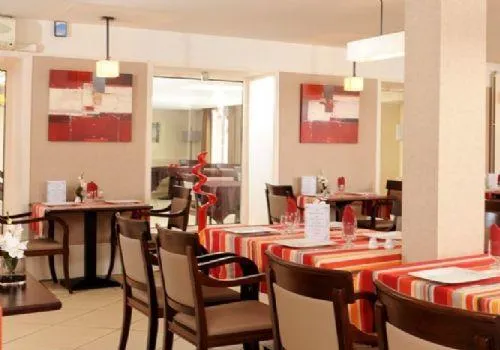 Photo de Maison De Famille La Roseraie