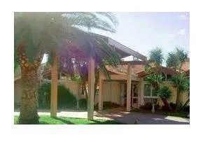 Maison De Retraite Les Lauriers Roses - Maison de retraite / EHPAD à Le Soler