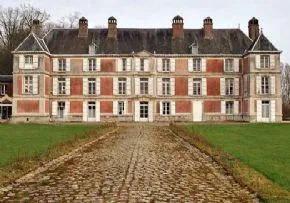 Maison De Retraite Residence Le Chateau - Maison de retraite / EHPAD à Songeons