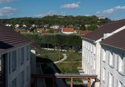 Photo principale de Centre Alzheimer La Bruyere - Maison de retraite / EHPAD