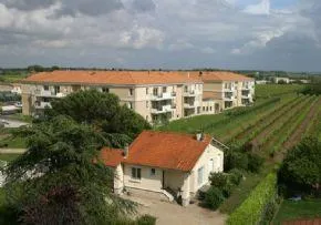 Photo de Résidence Les jardins de Louise - Résidence Services Seniors