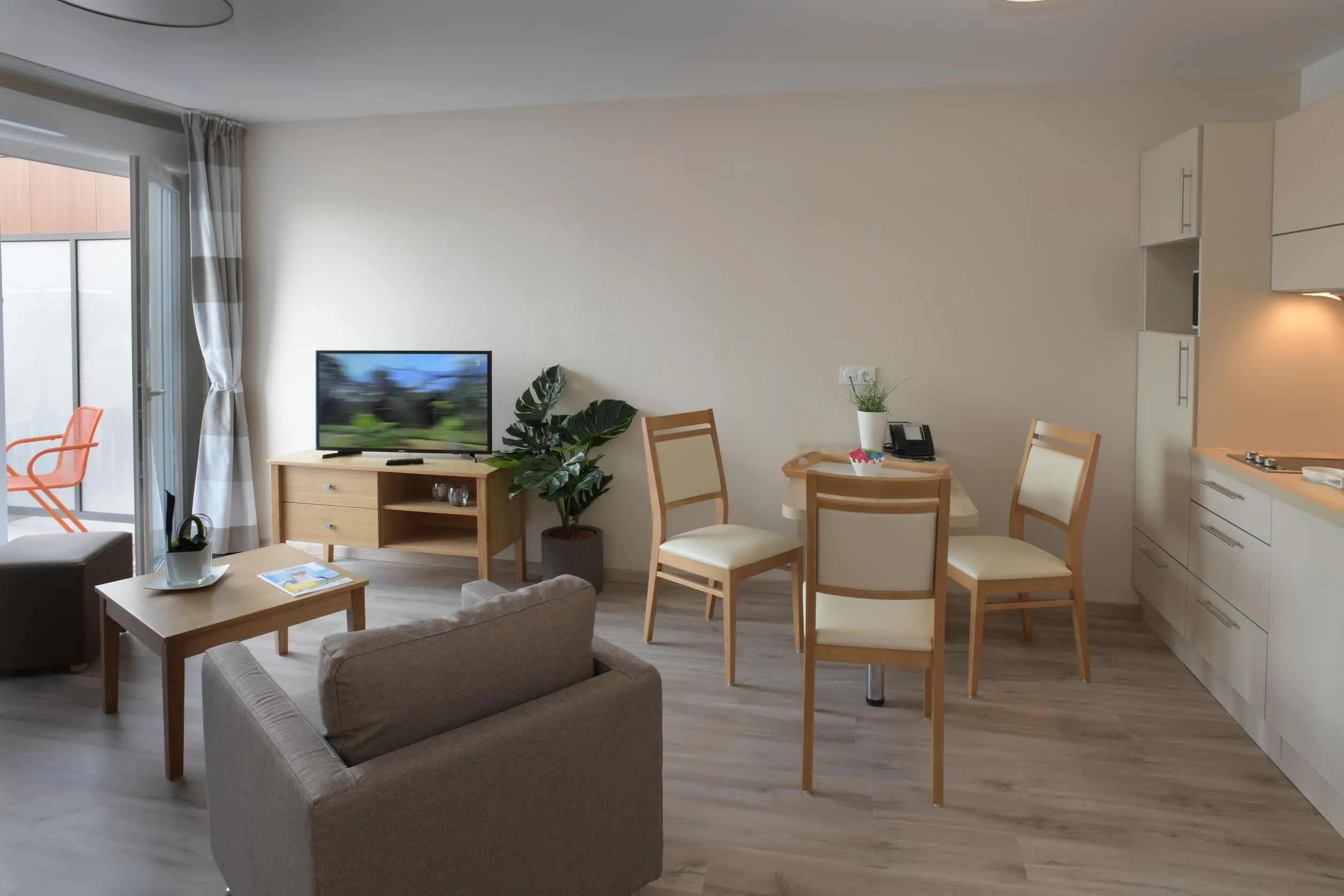 Résidence Domitys Les Raisins Bleus - Résidence Services Seniors à Villiers-sur-Marne