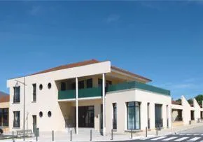 Photo de Foyer Eugenie De Baudel - Résidence Services Seniors