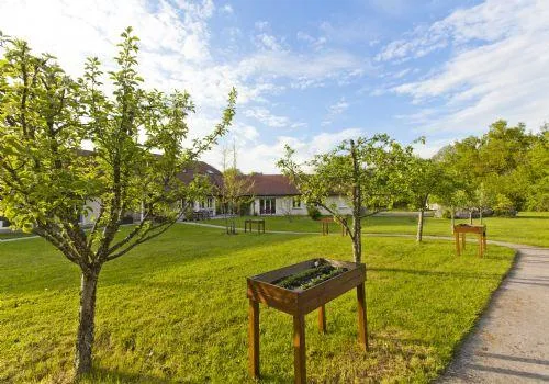 Maison De Retraite L'Eclaircie - Maison de retraite / EHPAD à Équevillon
