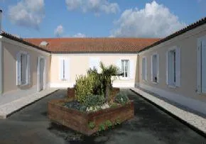 Photo de Maison De Retraite La Roseraie - Maison de retraite / EHPAD