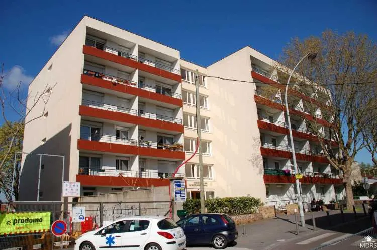 Residence La Butte Aux Pinsons - Résidence Services Seniors à Bagnolet