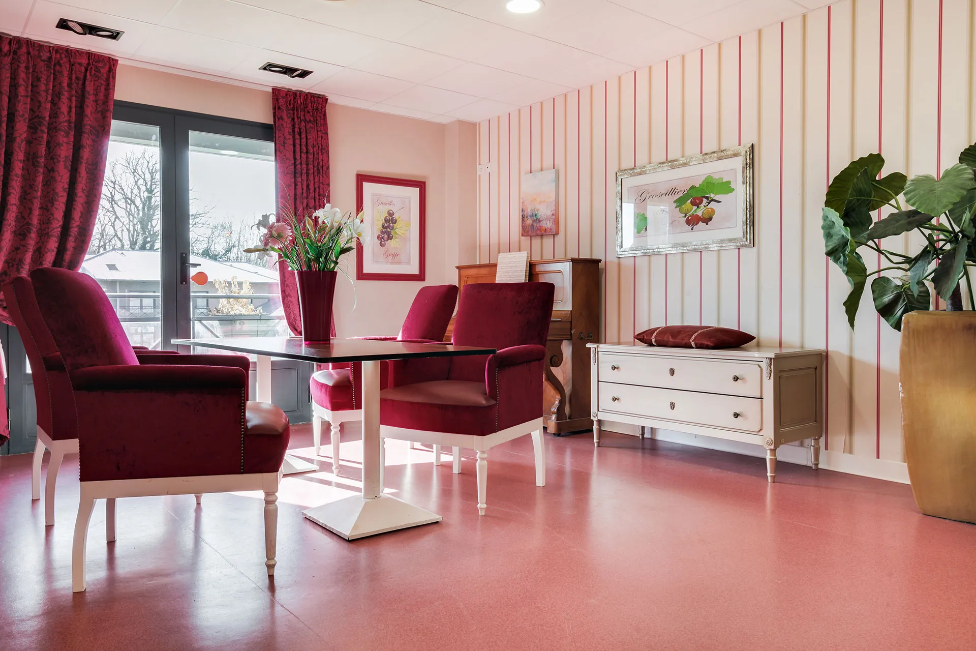 Photo de Résidence du Château de Montjay - Maison de retraite / EHPAD