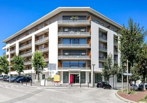 Photo de La Girandiere L'Isle D'Abeau - Résidence Services Seniors