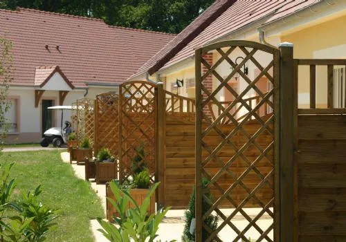 Photo de Le Hameau Des Fees   Chartres