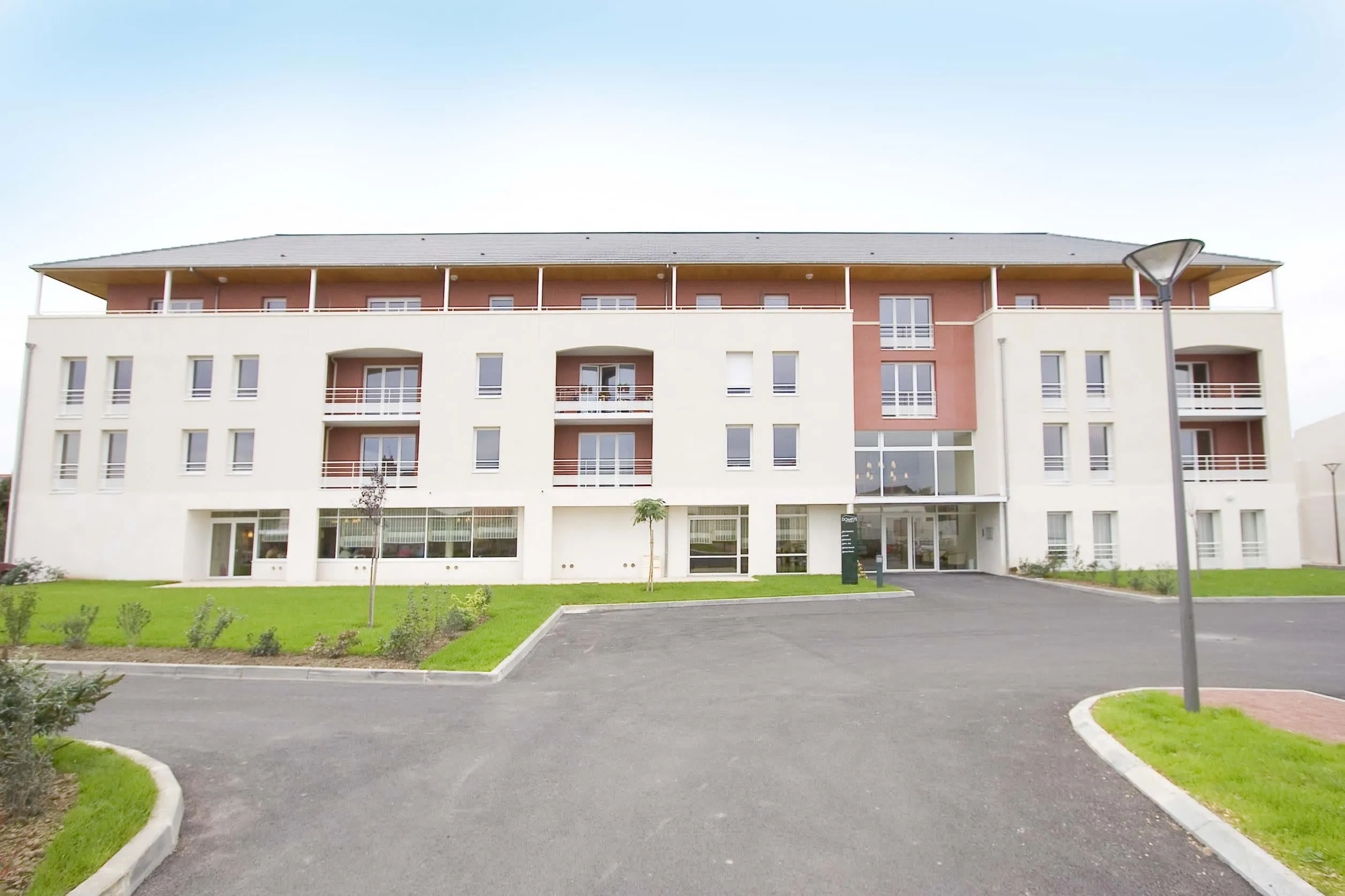 Photo de Résidence Domitys Le Village - Résidence Services Seniors