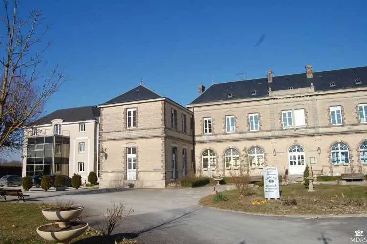 Photo principale de Maison De Retraite De Mery - Maison de retraite / EHPAD