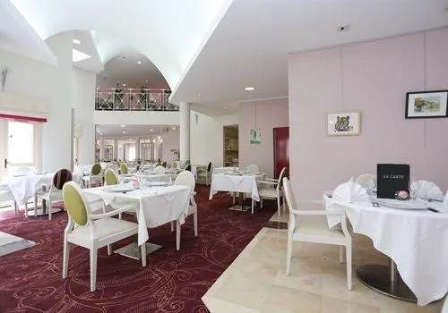 Photo de Residence Retraite Du Lac De St Pryve