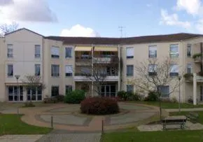 Maison De Retraite La Roseliere - Maison de retraite / EHPAD à Pont-Saint-Martin