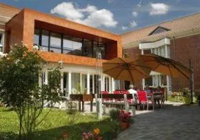 Residence La Fleur De L'Age - Maison de retraite / EHPAD à Neuville-en-Ferrain