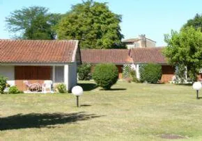 Residence Hameau Croix Rouge - Résidence Services Seniors à Coutras