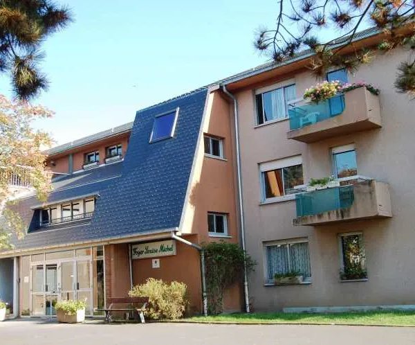 Residence Louise Michel - Résidence Services Seniors à Bruay-la-Buissière