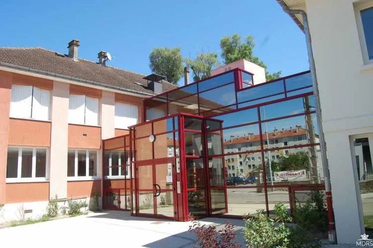 Residence De Courcelles - Résidence Services Seniors à Bar-sur-Aube