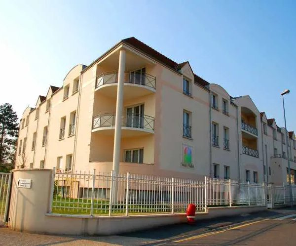 EHPAD Source Nadon - Résidence Services Seniors à Veneux-les-Sablons