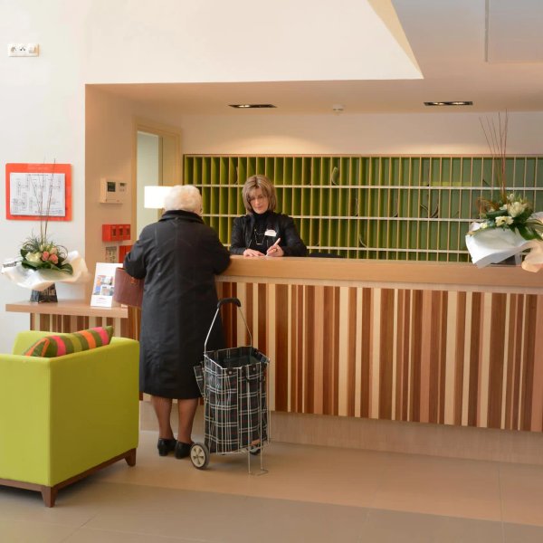 Résidence Domitys Le Parc de Saint-Cloud - Résidence Services Seniors à Cambrai