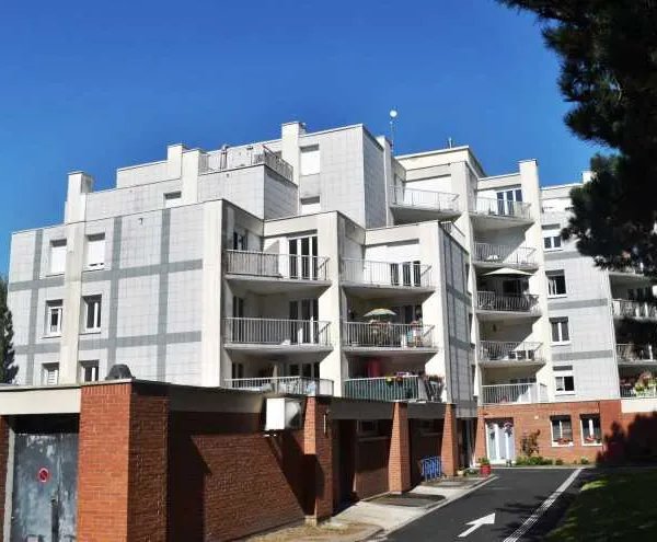 Résidence de La Houzarde - Résidence Services Seniors à Wattrelos