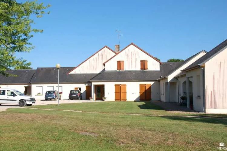 Residence La Guinguette - Résidence Services Seniors à Oucques