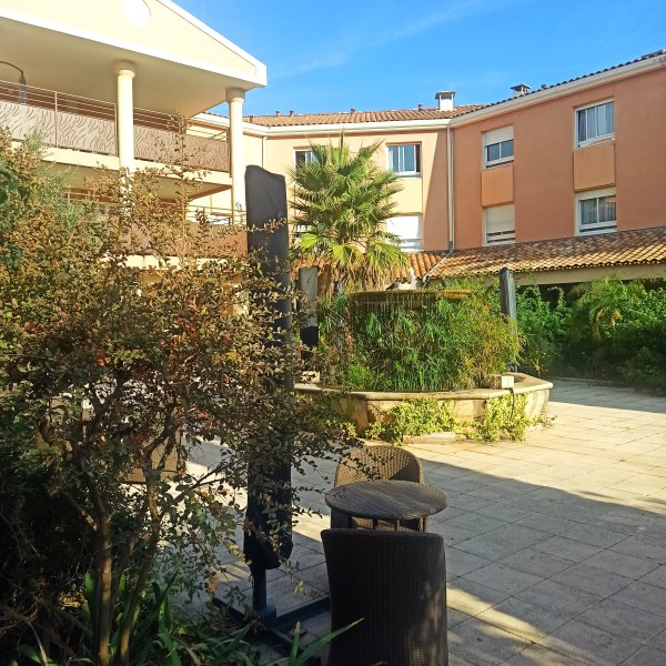 Logements Malar - Résidence Services Seniors à Paris