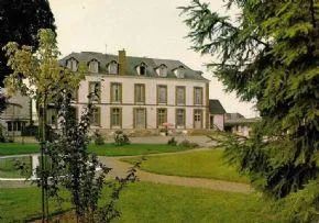 Maison De Retraite Les Gloriettes - Maison de retraite / EHPAD à Illiers-Combray