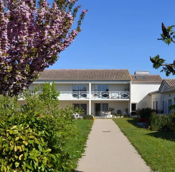Les Jardins De Jeanne - Résidence Services Seniors à Vouillé