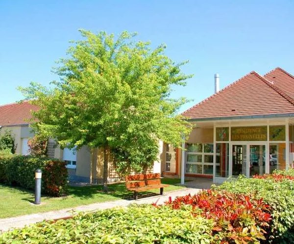 Residence Les Prunelles - Résidence Services Seniors à Pruniers-en-Sologne