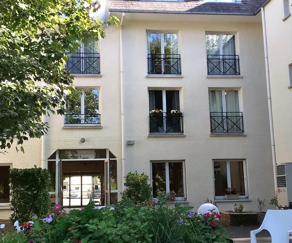 Residence Le Village - Maison de retraite / EHPAD à Taverny