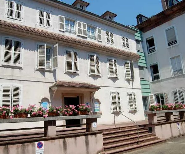 EHPAD CLINIQUE DE LA TOUSSAINT - Maison de retraite / EHPAD à Strasbourg