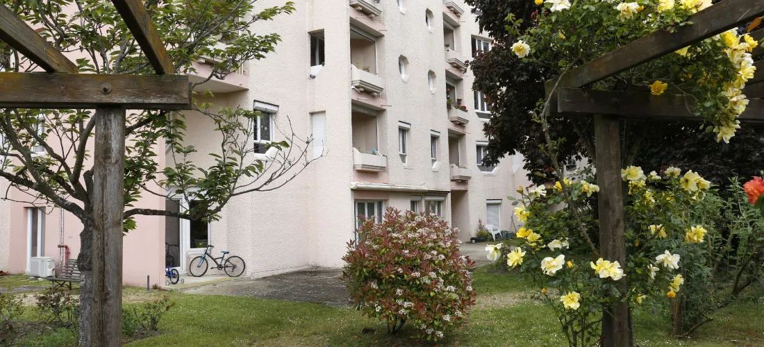 Résidence Yvonne Colas - Résidence Services Seniors à Éragny